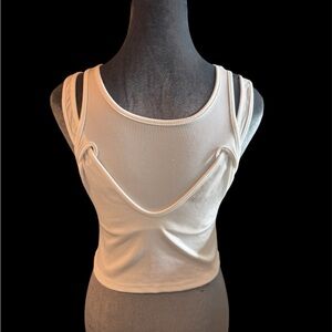 White sleeveless crop top